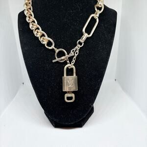 Authentic Louis Vuitton Lock & Key #319 w/ a Gold Chunky Chain Toggle Necklace
